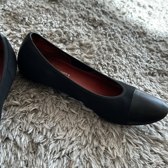 Donald J Pliner Black Ballet Flats, EUC, size 7.5 - Picture 7 of 7